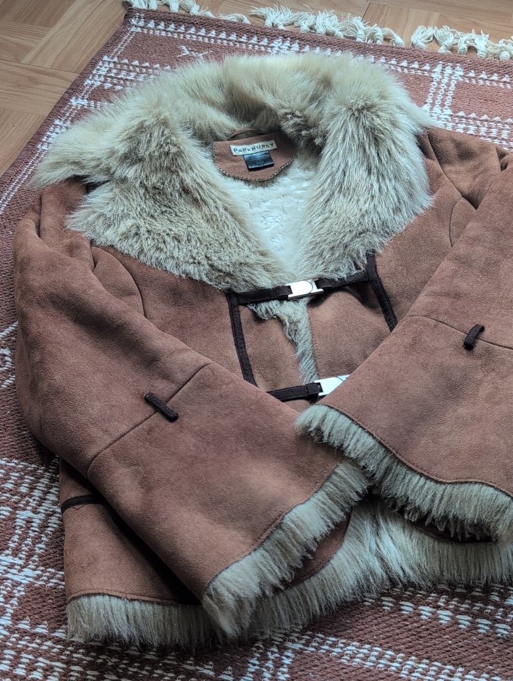 Vintage-Inspired Brown Shearling Coat with Fur Trim